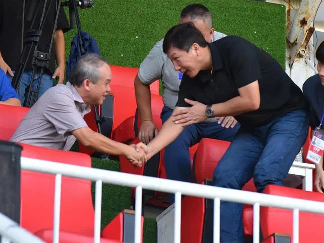 Hỗ trợ chat trực tuyến FCB8